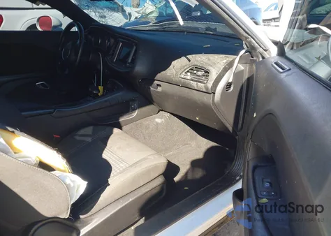 2021 Dodge Challenger Sxt z USA, uszkodzony, nr VIN 2C3CDZAG5MH586461